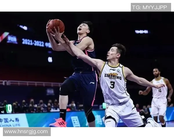 任骏飞领衔广东队奋战CBA季后赛展现全能球技与团队精神