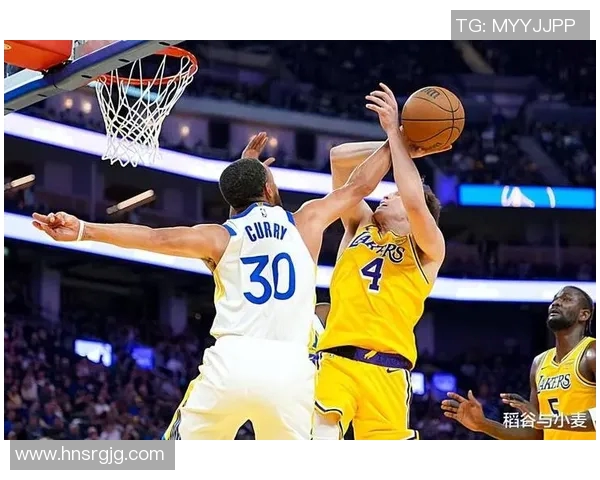 国王队与湖人队激战夏季联赛新星球员表现引人瞩目 国王队与湖人队激战夏季联赛新星球员表现引人瞩目